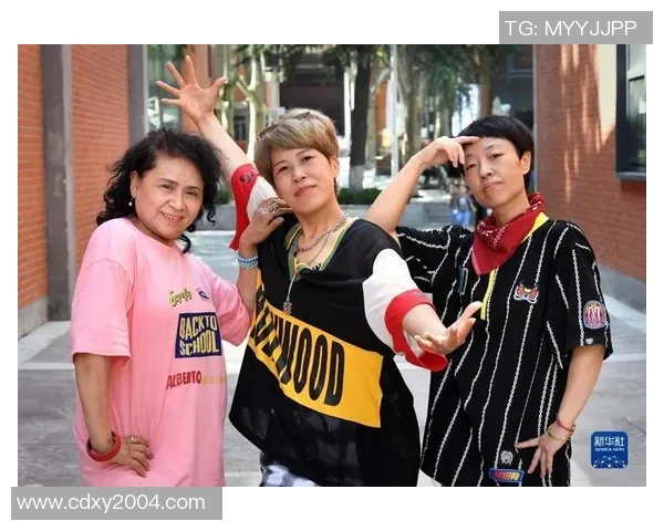 专访周芳:探寻街舞艺术背后的成功秘诀与成长之路 专访周芳:探寻街舞艺术背后的成功秘诀与成长之路